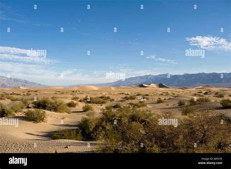 death valley - stovepipe wells Stock Photo - Alamy