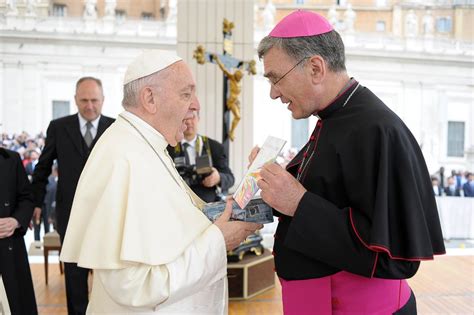 Église Catholique on Twitter