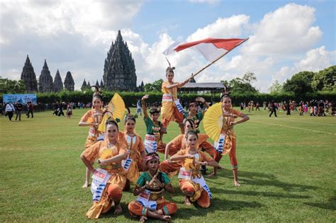 JOGJA MENARI II DI CANDI PRAMBANAN LESTARIKAN SENI BUDAYA KEARIFAN