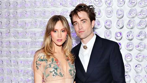 Twilight Actor Robert Pattinson Girlfriend Suki Waterhouse Welcome