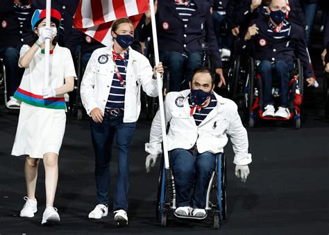 Who Is Purple Heart Veteran Who Carried The Us Flag At Paralympics The Independent