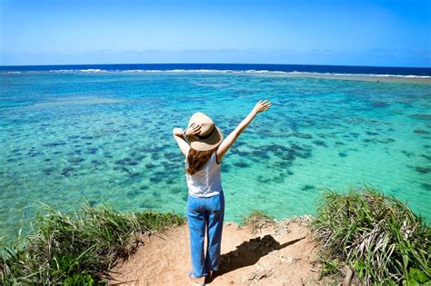 【ザネー浜】沖縄本島の穴場絶景スポット！水平線と海のコントラストを一望！ りとふる