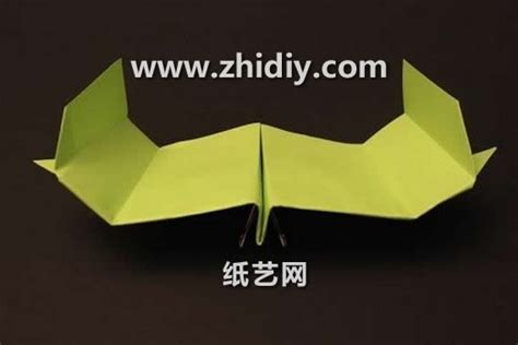 折纸飞机大全之新空中之王手工折纸飞机折法教程 纸艺网zhidiycom