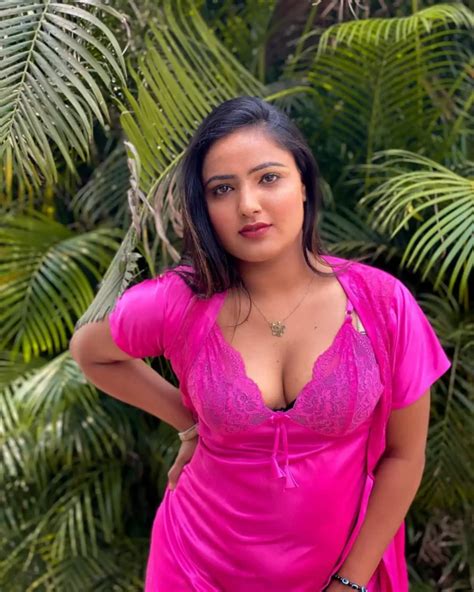 Hot Photos Of Shyna Khatri Ullu Web Series Actress Malai
