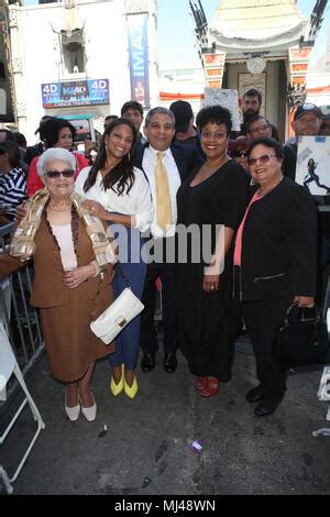 Cisley Saldana Nazario, Mariel Saldana Nazario and Zoe Saldana ...