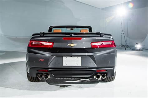 2016 Chevrolet Camaro Convertible Sheds Weight Keeps Sleek Profile