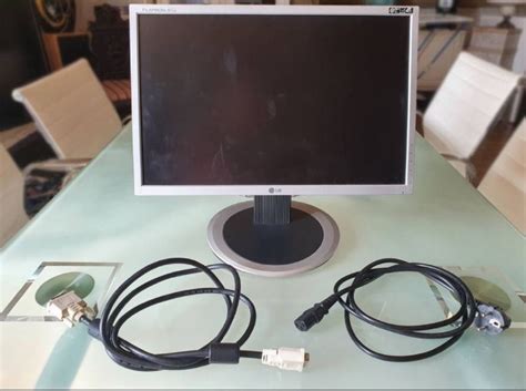 LG Flatron L194WT SF LCD Monitor