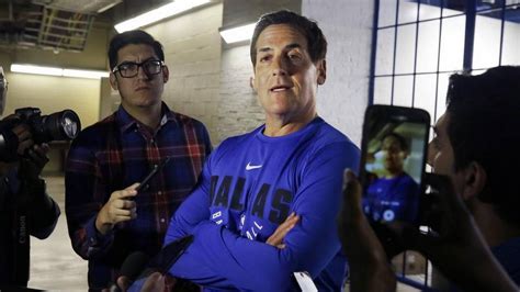 SNL teases Mark Cuban presidential run at end of political skit