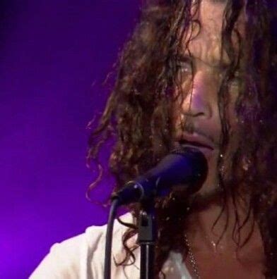 Pin By Sherry Gearhart On Chris Cornell Chris Cornell Smiling Man Chris