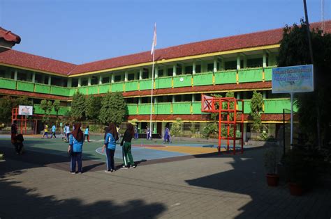 Gedung Sekolah Homecare24