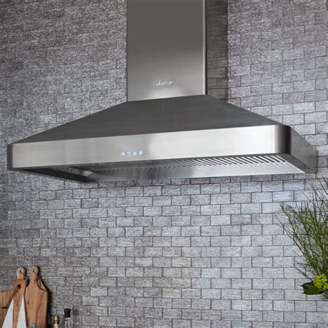 Dacor Dhw361 36 Inch Wall Mount Chimney Range Hood With 600 Cfm Internal Blower Halogen