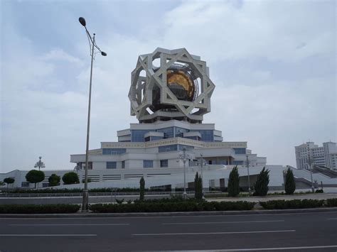 What to do in Ashgabat - Disneyland on Steroids - A bear and a pig