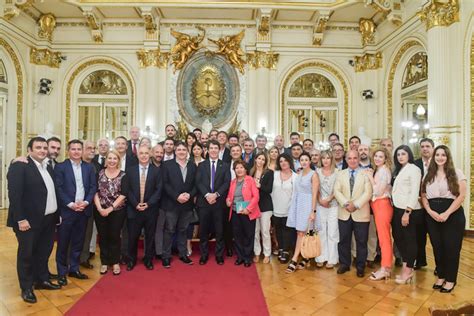 Antes Del Discurso De Javier Milei El Jefe De Gabinete Junt A Los