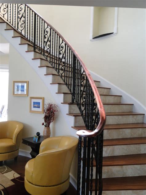 Interior Wrought Iron Stair Rail With Lateral Scroll Ending And Wood Cap Clásico Escalera