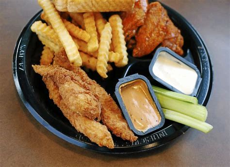 Review: Zaxby's restaurant features chicken tenders, wings | Dining | tulsaworld.com