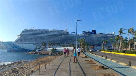 Atraca El Crucero Norwegian Bliss En El Puerto De Acapulco El Segundo