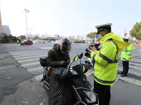 提醒！临浦快速路一人被撞身亡，事故原因很多人都会犯！一定要注意！澎湃号·政务澎湃新闻 The Paper