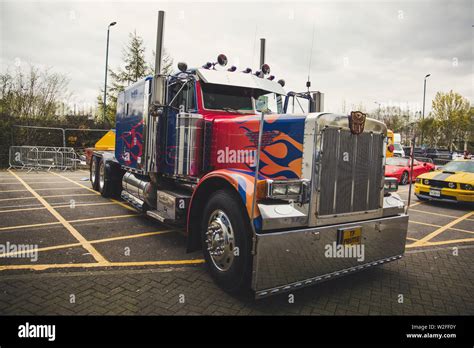 Optimus prime truck hi-res stock photography and images - Alamy