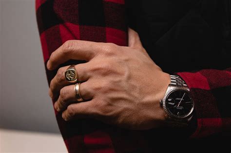 Men's Signet Rings: A Stand-Out Piece With Tons Of Style · Effortless Gent