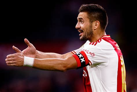 Dusan Tadic dag na vertrek bij Ajax op weg naar Fenerbahçe Het Parool