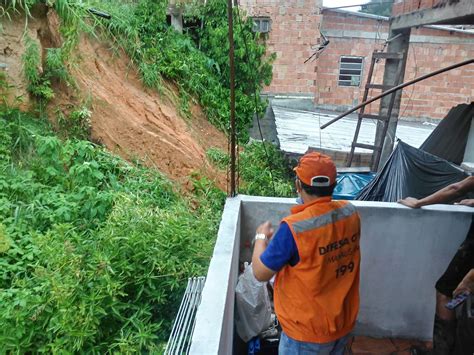 Chuva Provoca Desabamento De Casas E Deslizamentos Em Manaus Portal Norte