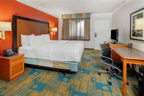 La Quinta Inn & Suites by Wyndham Irvine Spectrum | Irvine, CA Hotels