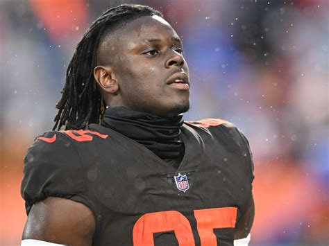 Browns David Njoku faces burn injuries to face and arms during firepit ...