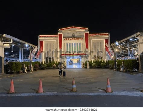 1 Girl Image Tugu Yogyakarta Night Images, Stock Photos & Vectors ...