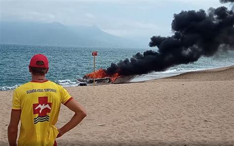 Jornal Correio Lancha Pega Fogo Em Caraguatatuba No Litoral Norte De