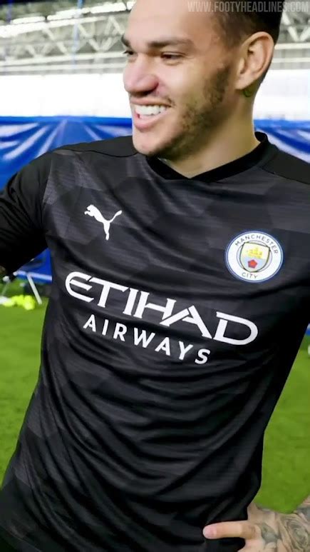 Banana-Inspired Man City 21-22 Goalkeeper Kit Unveiled? - Footy Headlines