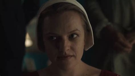 Mad Mens Elisabeth Moss Strips Naked For Raunchy Scene In The Handmaid