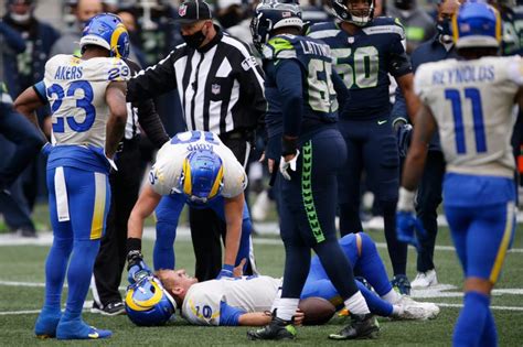 Rams QB John Wolford loaded into ambulance after neck injury