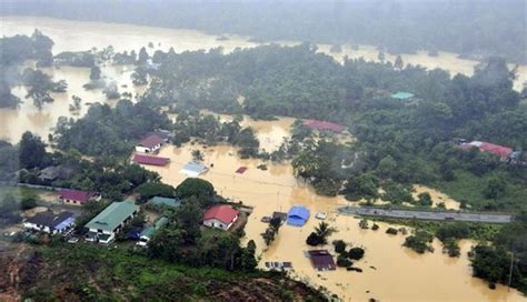 Las Peores Inundaciones De La Historia De Malasia Dejan Ya Mil