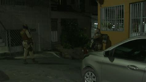 Criminosos Fogem Da Polícia E Fazem Morador Refém No Bairro De Tancredo