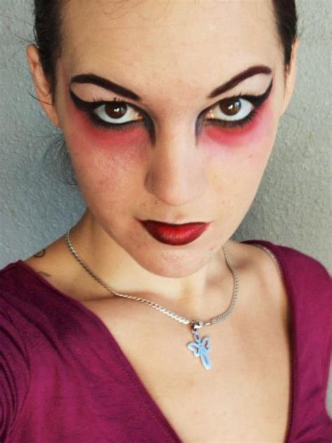 Maquillage D Halloween Pour Fille Diablesse Jolies Images