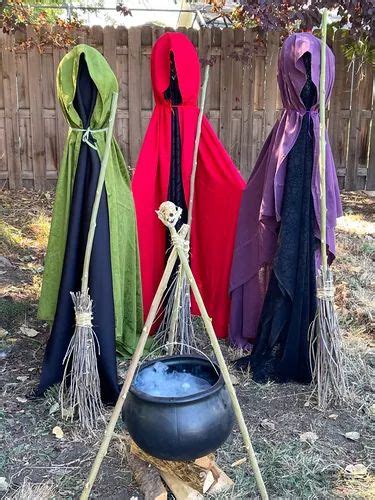 Diy Life Size Hocus Pocus Witches Halloween Decoration Ehow