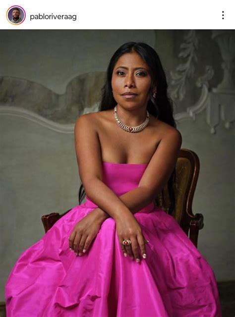 Yalitza Aparicio deslumbra en Venecia con un increíble vestido Dolce