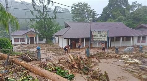 Hujan Ekstrem Sebabkan Banjir Dan Longsor Di Serui Kepulauan Yapen