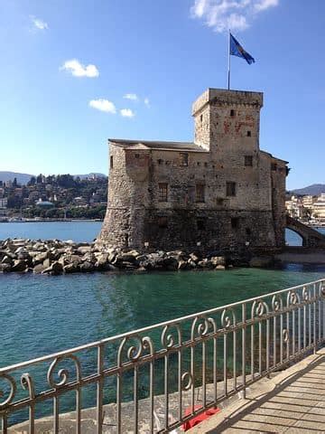 Rapallo . Free Beaches, Castle on the Sea, Rapallo Map • Italy Travel Ideas