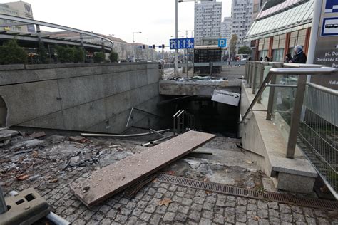 Po tragedii na rondzie Reagana we Wrocławiu Miejsce wypadku wygląda d