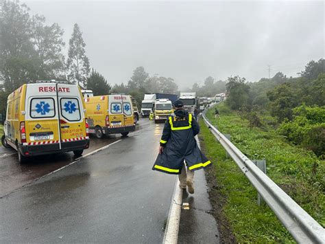 Veja As Fotos E Atualiza Es Do Engavetamento Na Br Entre Curitiba