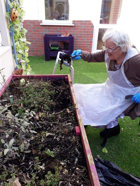 Benefits Of Gardening For Older People Manucourt