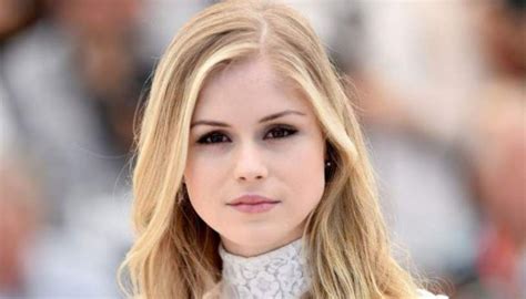 Actress Erin Moriarty Height Weight Measurements Bra Size Wiki