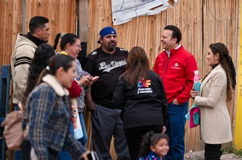 Marisol Y Esteban Donan Pies De Casa A Familias En Hacinamiento