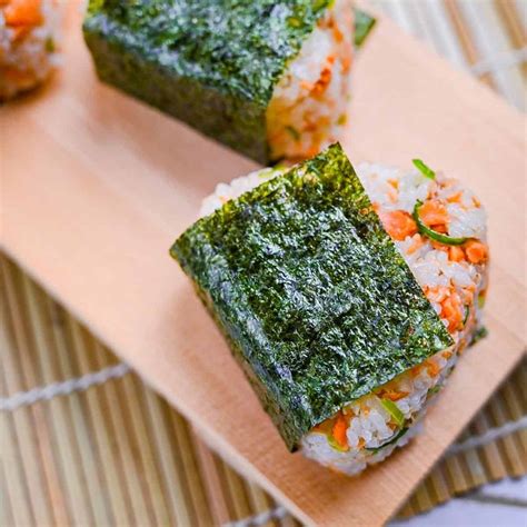 Japanese Salmon Rice Balls (Sake Onigiri) - Sudachi Recipes