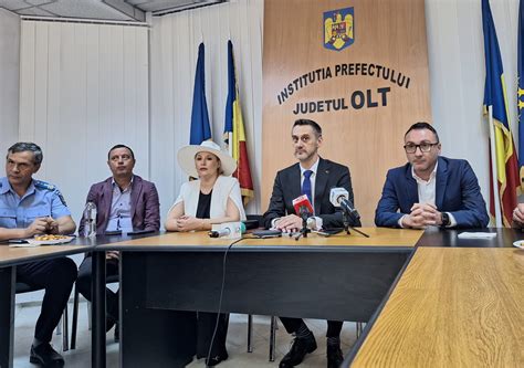 Noul prefect de Olt a depus jurământul Cine a fost de faţă REPORTER24