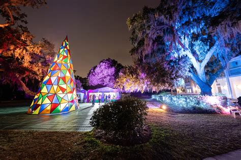 The 11 Best Places To See Christmas Lights In Orlando | TravelAwaits