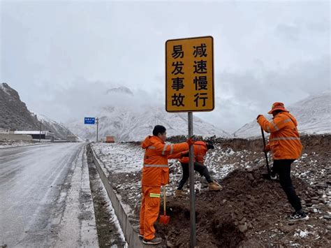 大力整治路域环境全力提升路容路貌公路工作路面