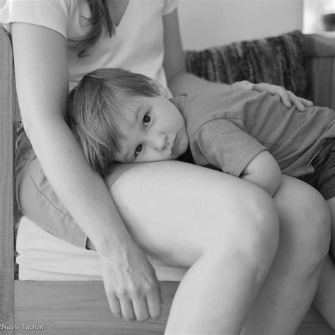 Sur Les Cuisses De Maman C Est Le Bonheur Nicole Vachon Flickr