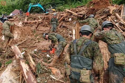 九州豪雨でも活躍中の自衛隊「人命救助システム」とは 自衛隊装備で初 外国軍にも供与 乗りものニュース